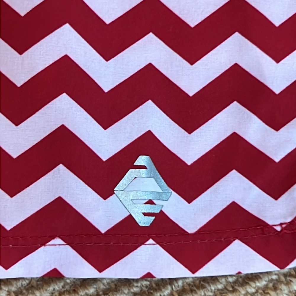 Adedge Skort Golf/Tennis w/Red & White Chevron M - Picture 5 of 5